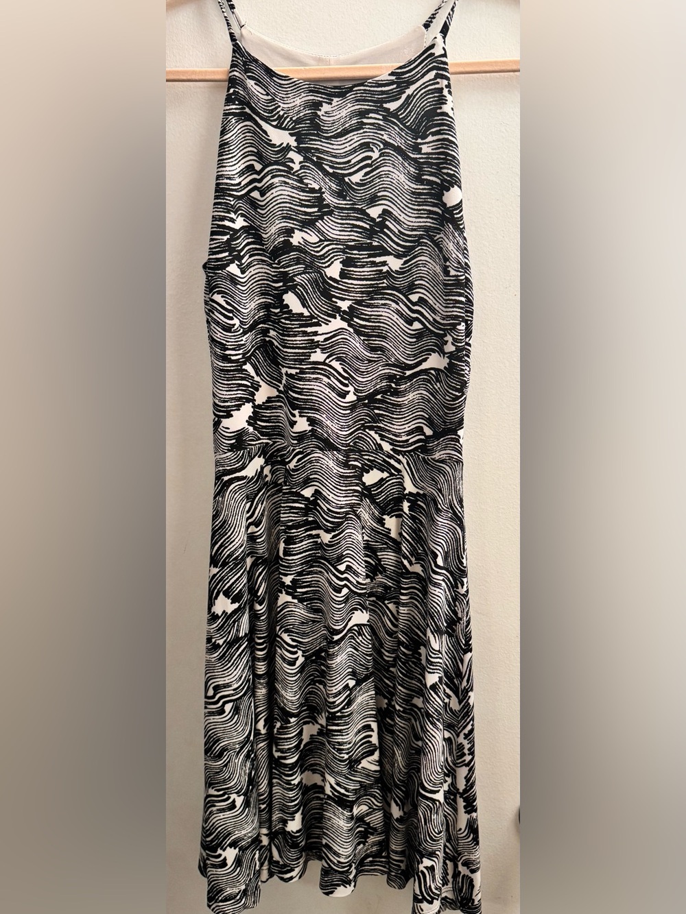 Bar III Black & White Wave-Print Maxi dress